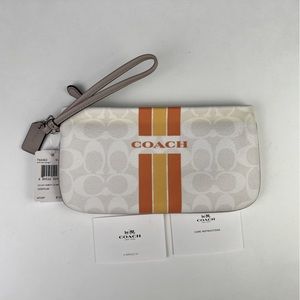 Authentic Coach Varsity Stripe Wristlet Signature F66052